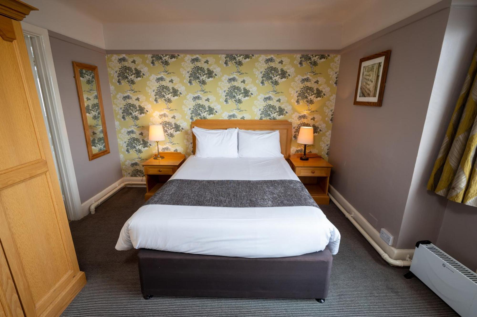 Commodore Hotel By Greene King Inns Bornemouth Extérieur photo