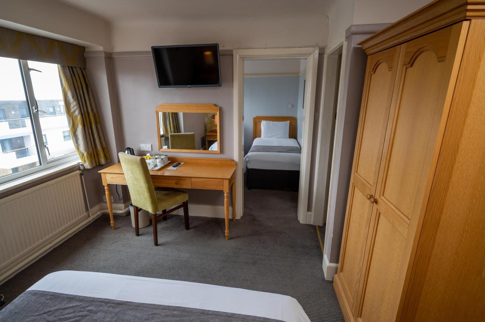 Commodore Hotel By Greene King Inns Bornemouth Extérieur photo
