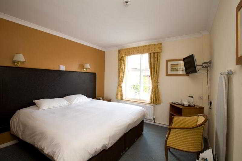 Commodore Hotel By Greene King Inns Bornemouth Extérieur photo